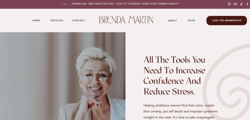 Service-based Showit template emphasizing its suitability for bloggers offering coaching, consulting, or other professional services to help clients achieve specific results.